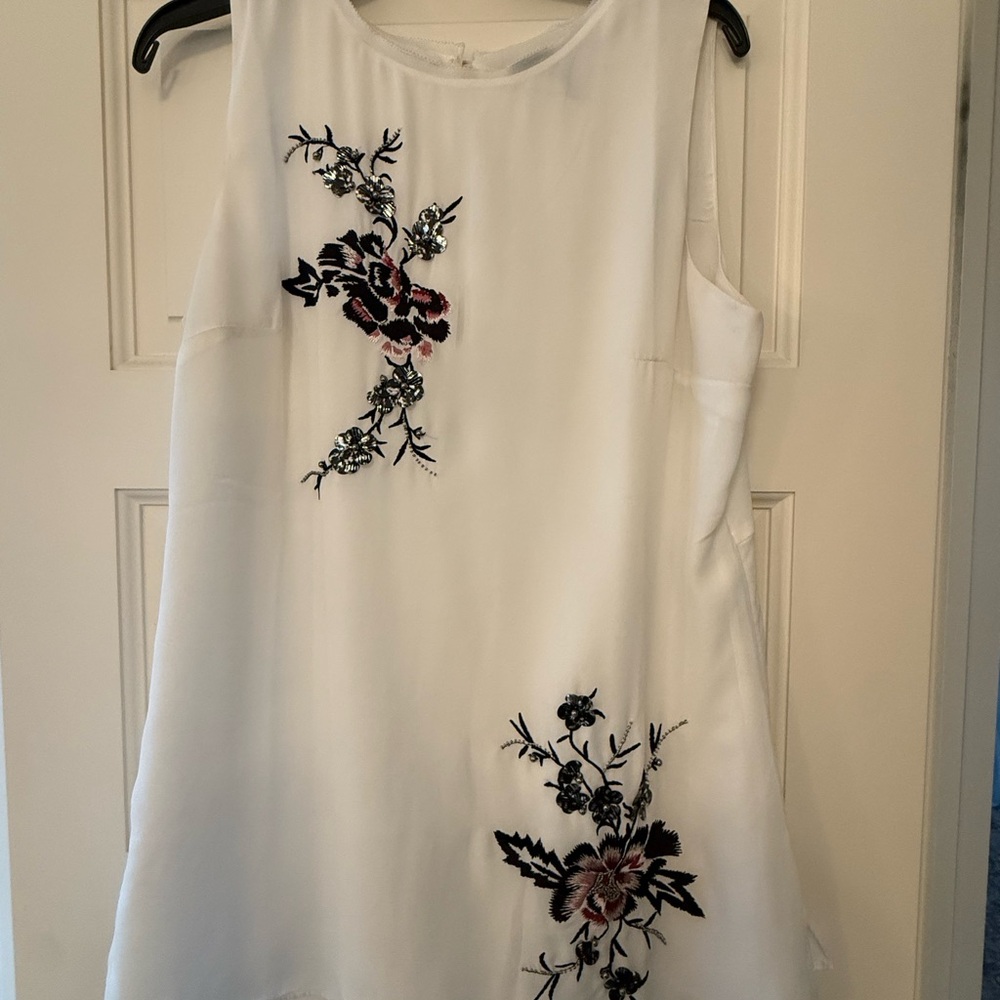White House Black Market White Tunic Top